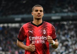 发现半岛体育-意媒：纽卡斯尔也对米兰后卫佳夫感兴趣，科莫面临新的竞争