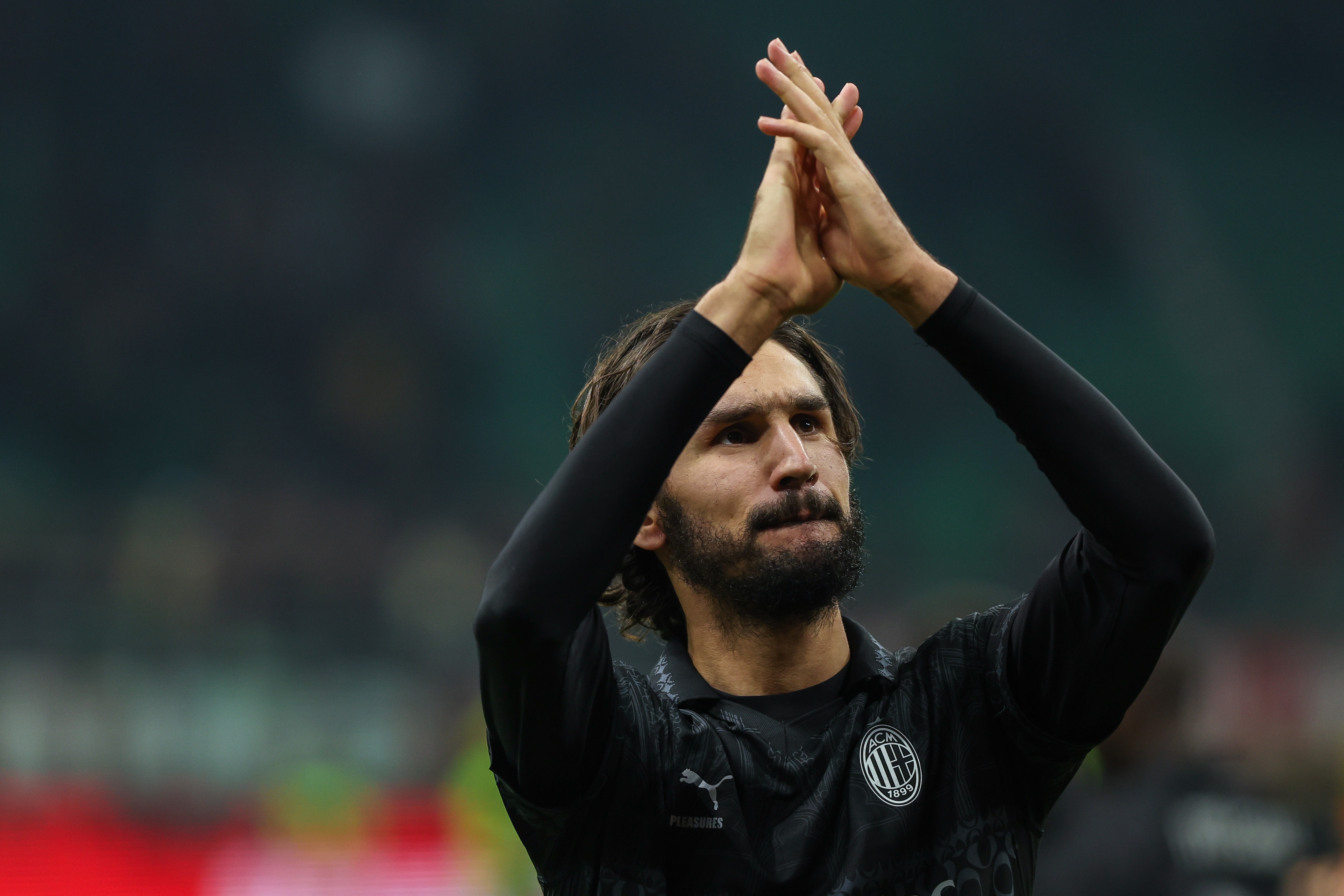 发现半岛体育-法媒：AC米兰仍在寻求解决阿德利的去留问题，可能去土耳其或希腊