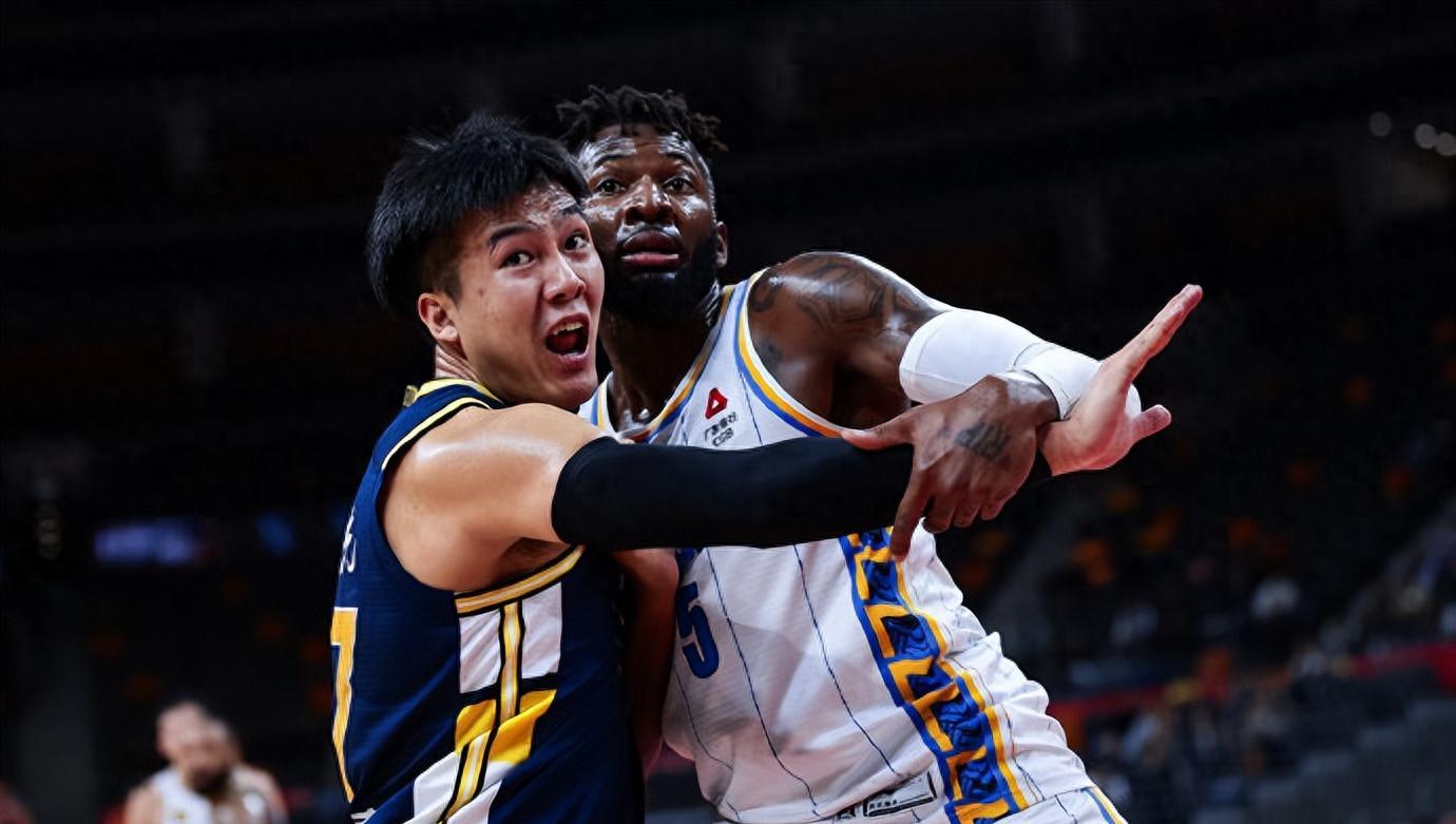 发现半岛体育-无人问津！防守悍将离开CBA，在广东宏远多次成为奇兵