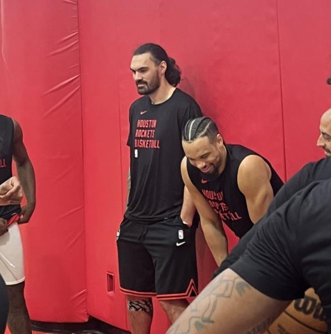 若得8+3控卫，火箭中锋短板迎刃而解？阿门重回4号位，斯通精明